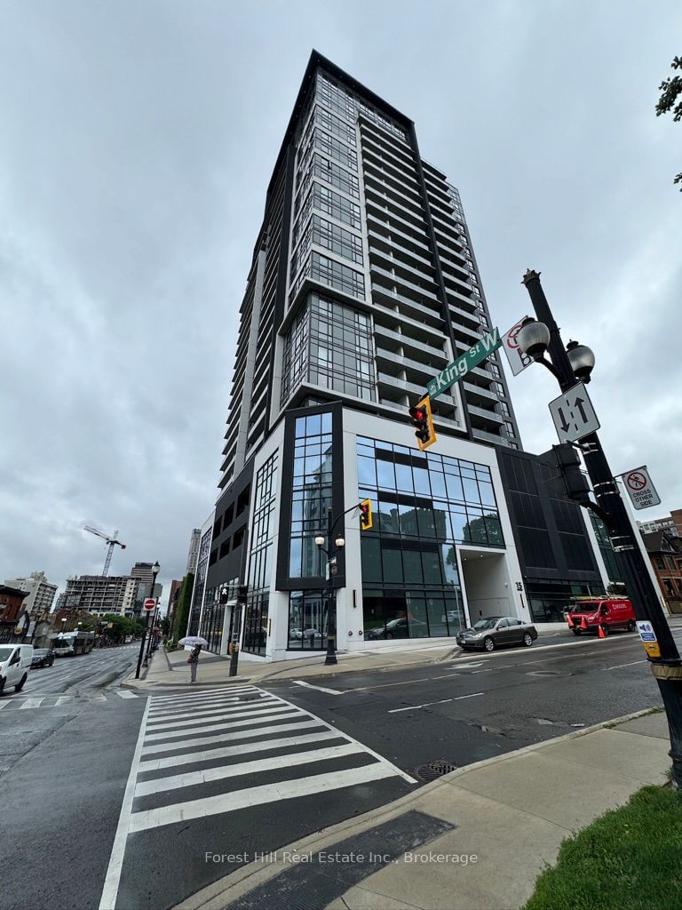 15 QUEEN St S, unit 402 for rent