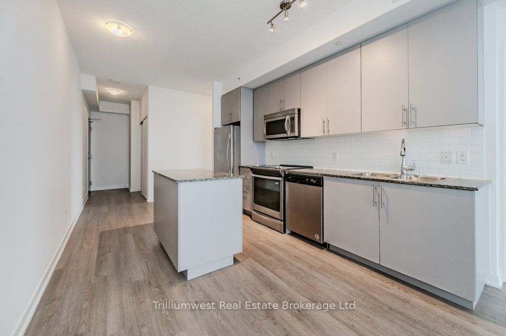 85 Duke St W, unit 1304 for rent