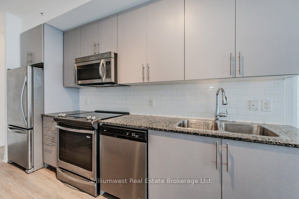 85 Duke St W, unit 1304 for rent