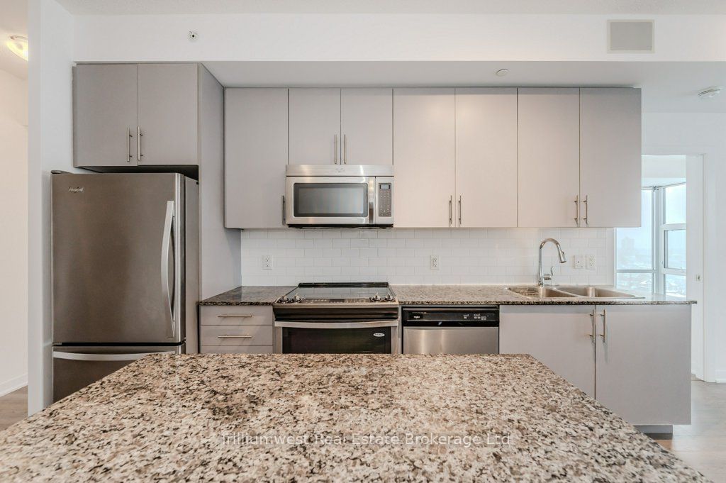 85 Duke St W, unit 1304 for rent