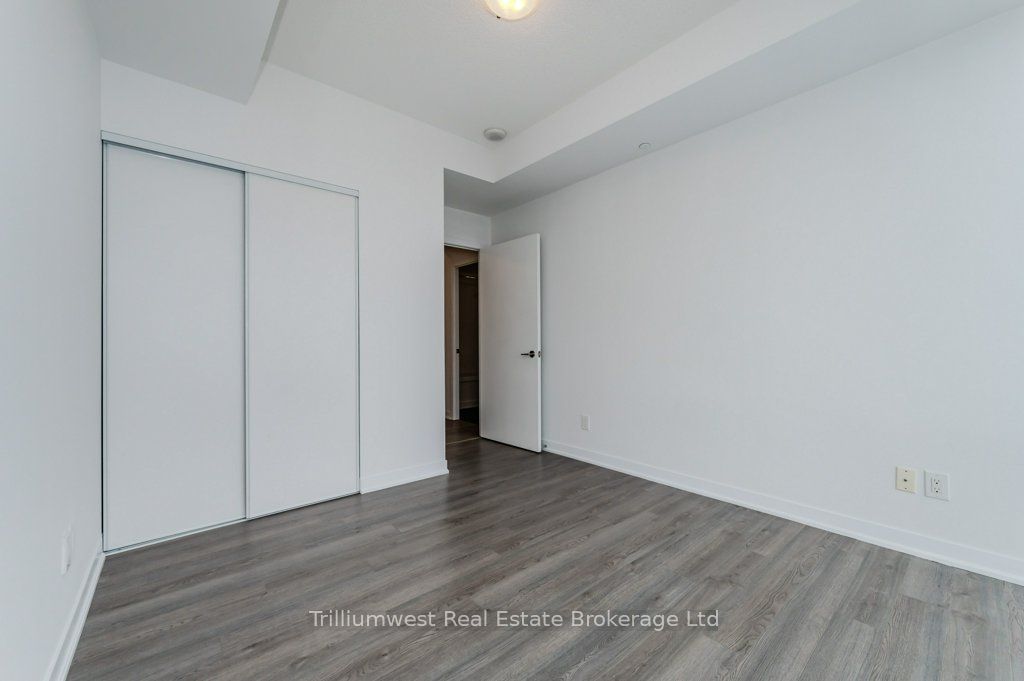 85 Duke St W, unit 1304 for rent