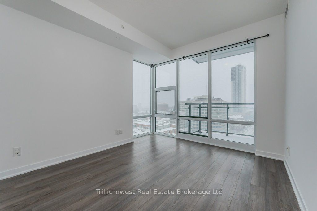 85 Duke St W, unit 1304 for rent