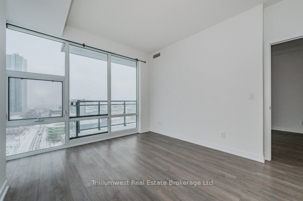 85 Duke St W, unit 1304 for rent