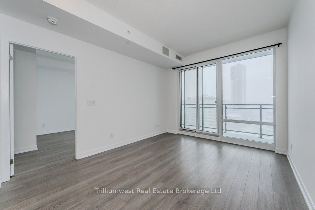 85 Duke St W, unit 1304 for rent