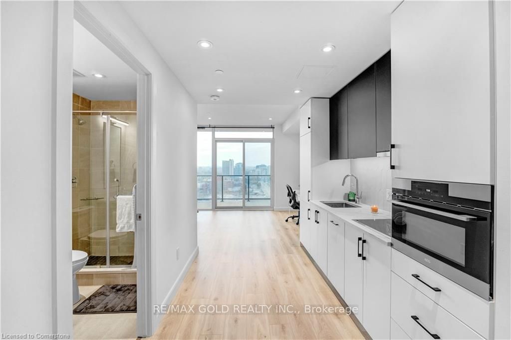 741 King St W, unit 1509 for sale