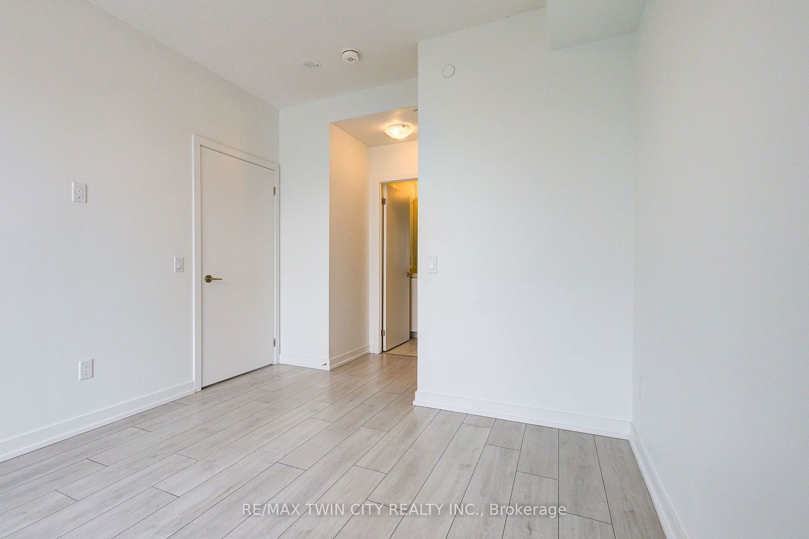 55 Duke St W, unit 1701 for sale