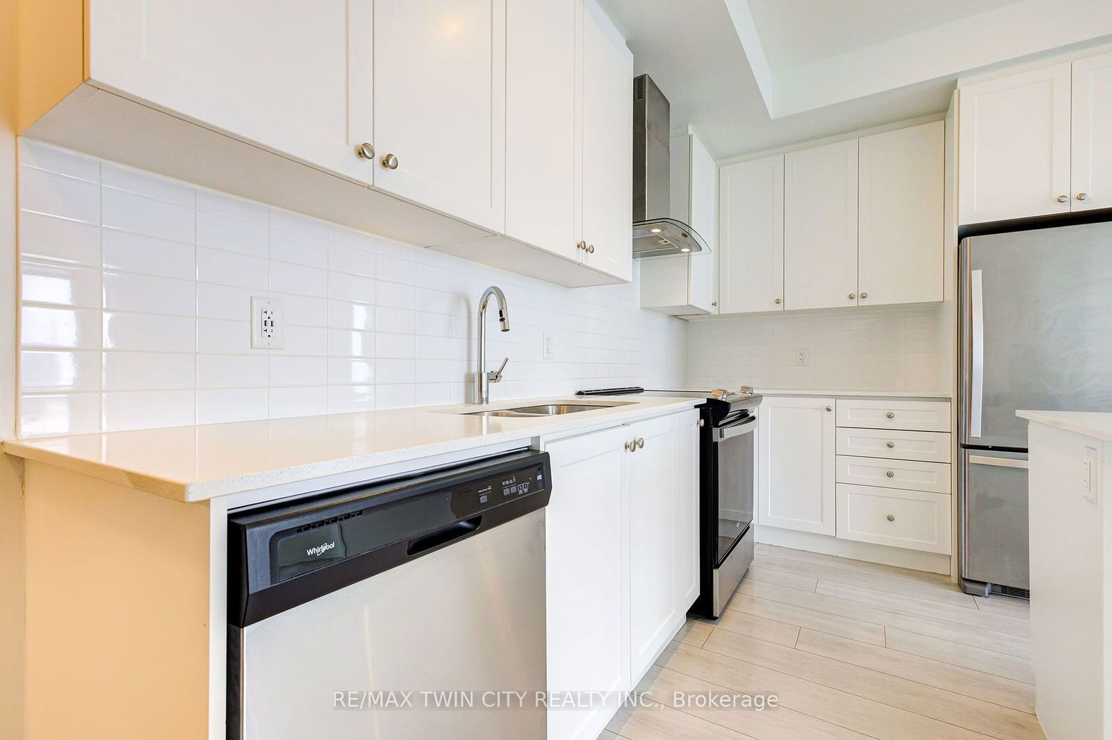 55 Duke St W, unit 1701 for sale