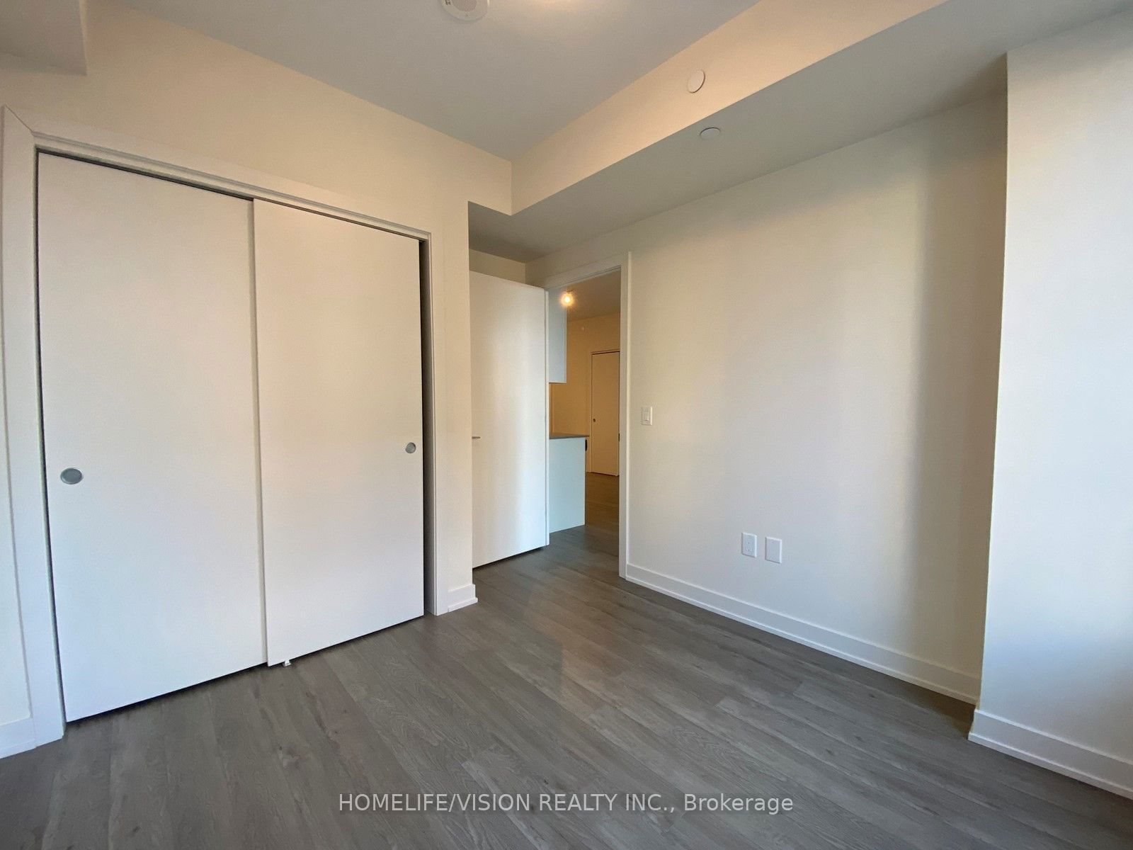 212 King William St, unit 804 for rent