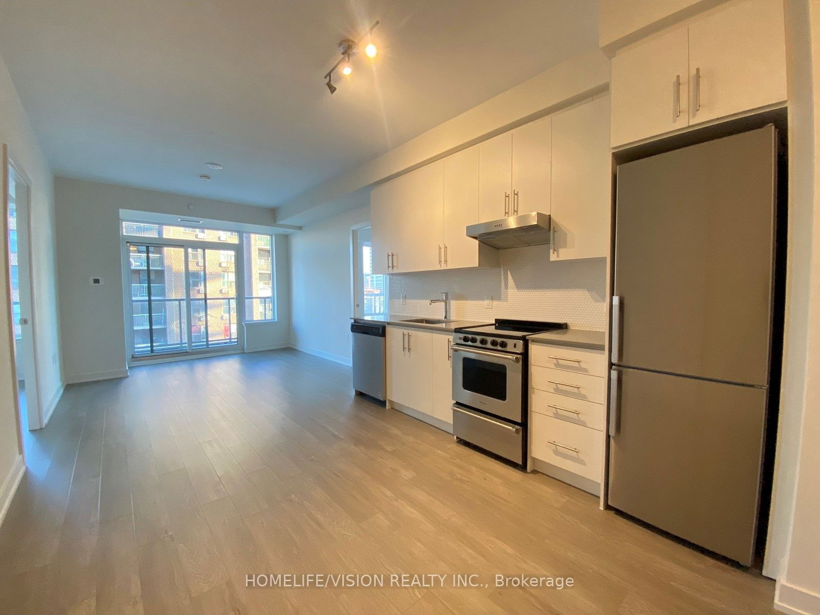 212 King William St, unit 804 for rent