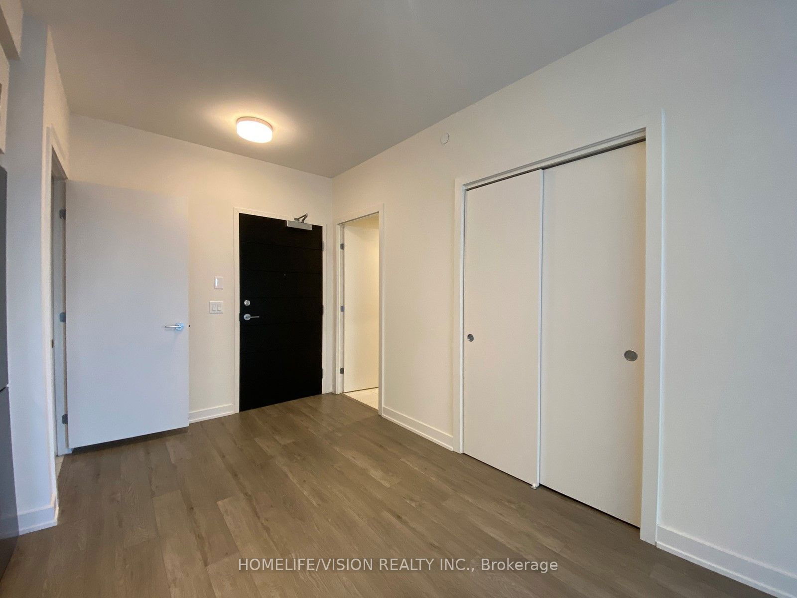 212 King William St, unit 804 for rent