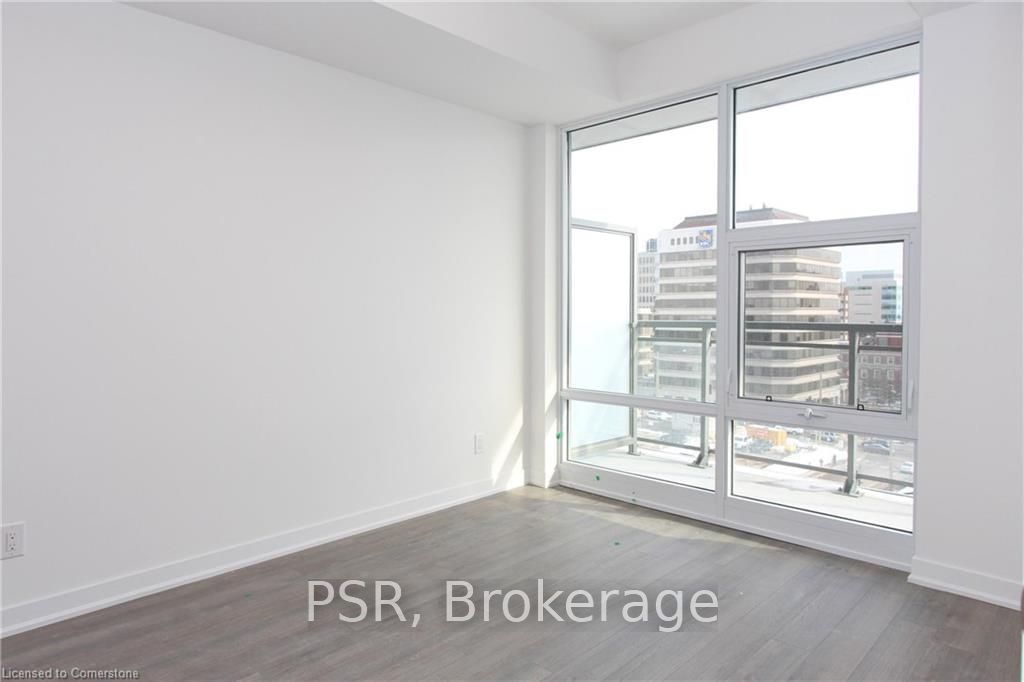 85 Duke St W, unit 806 for sale