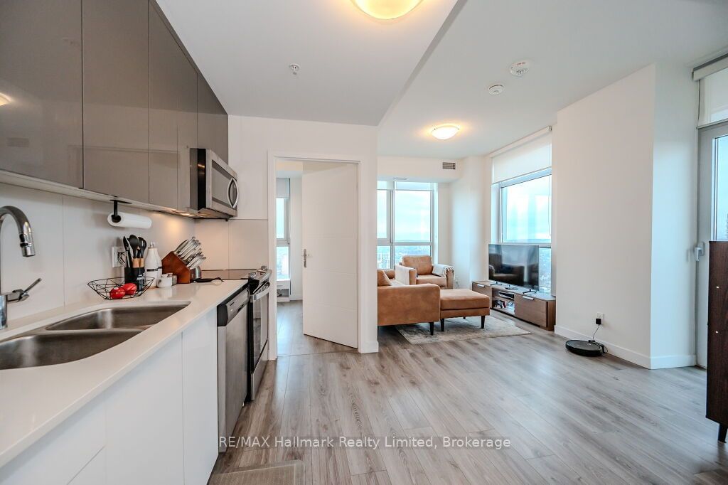 60 Frederick St, unit 2009 for rent