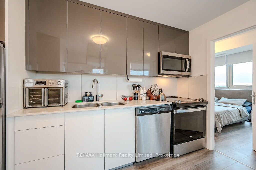 60 Frederick St, unit 2009 for rent