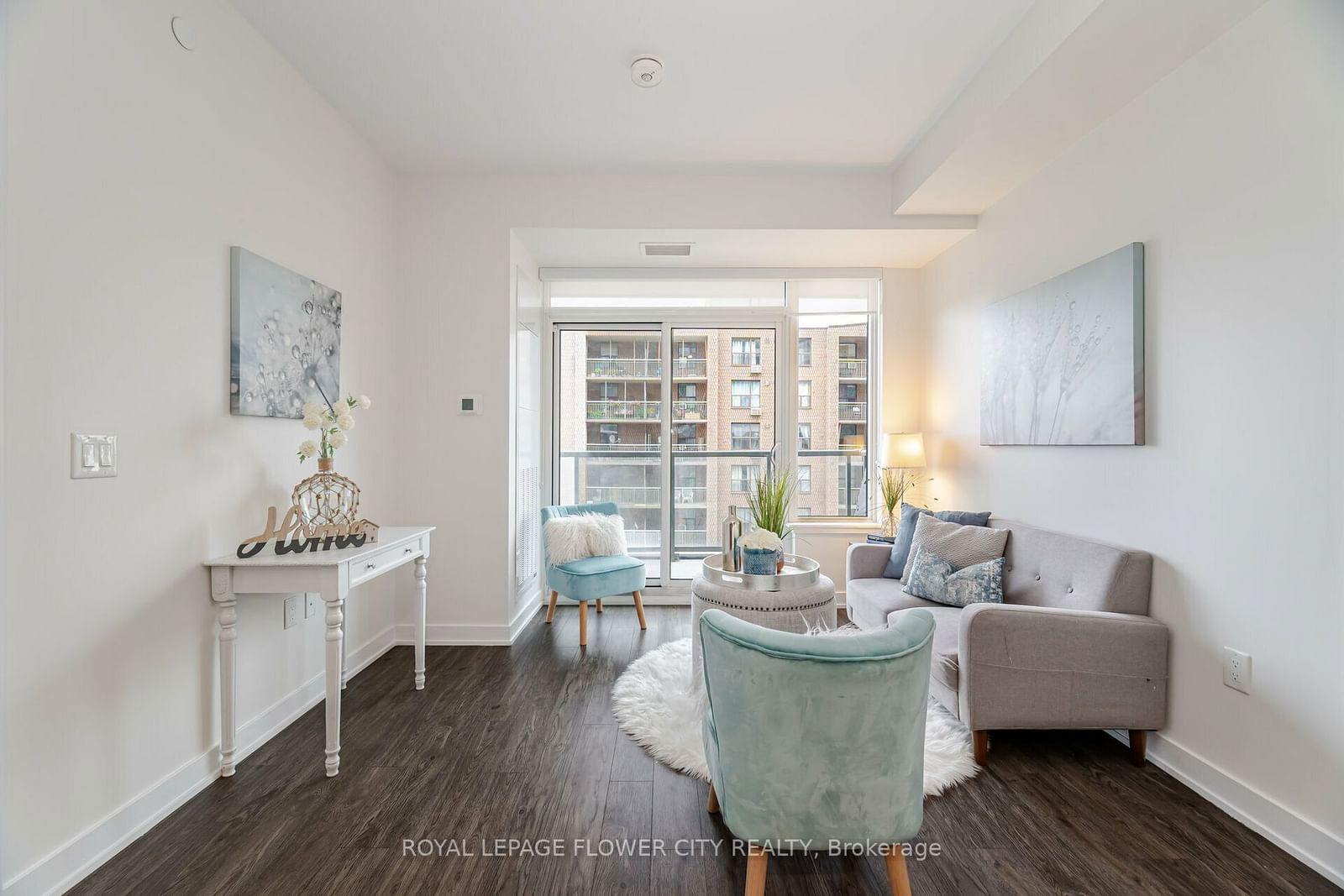 212 King William St, unit 604 for sale