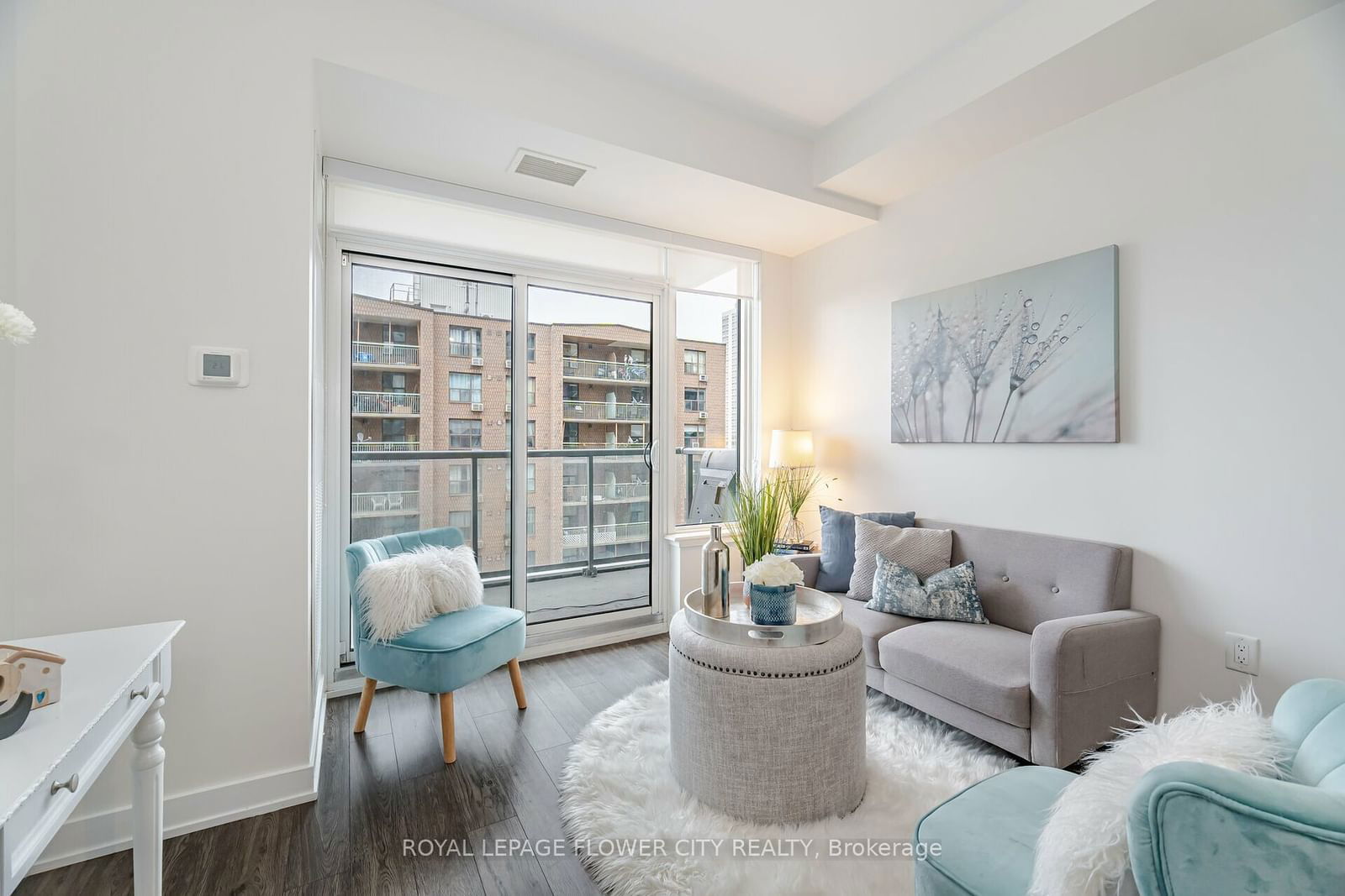 212 King William St, unit 604 for sale