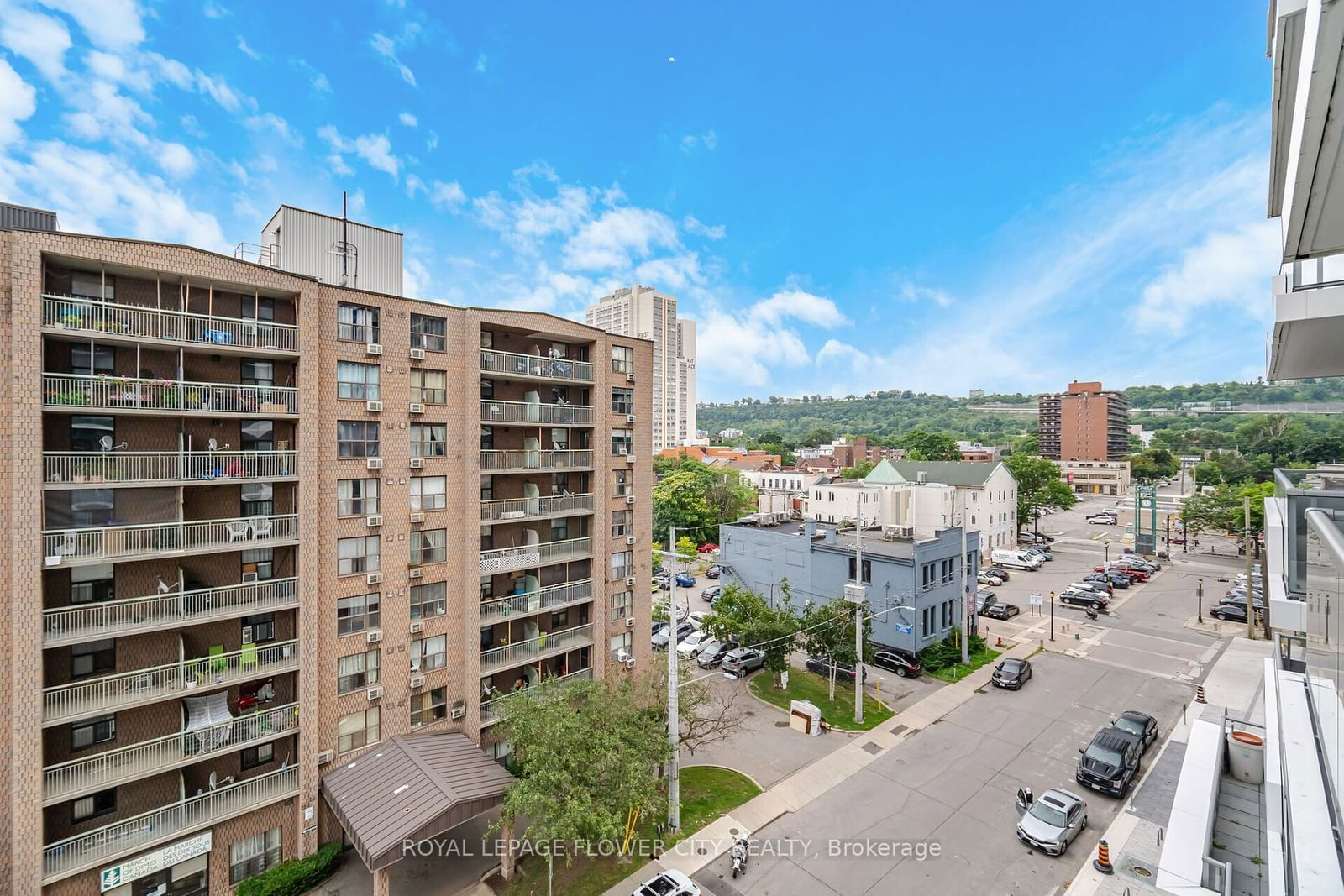 212 King William St, unit 604 for sale