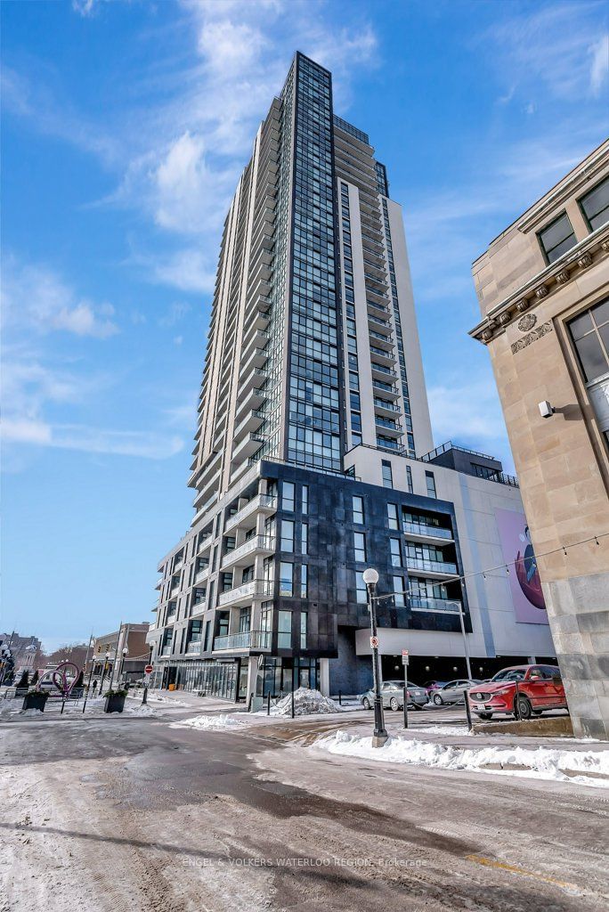 60 Charles St W, unit 805 for sale