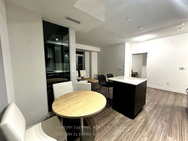 55 Duke St W, unit 1202 for rent