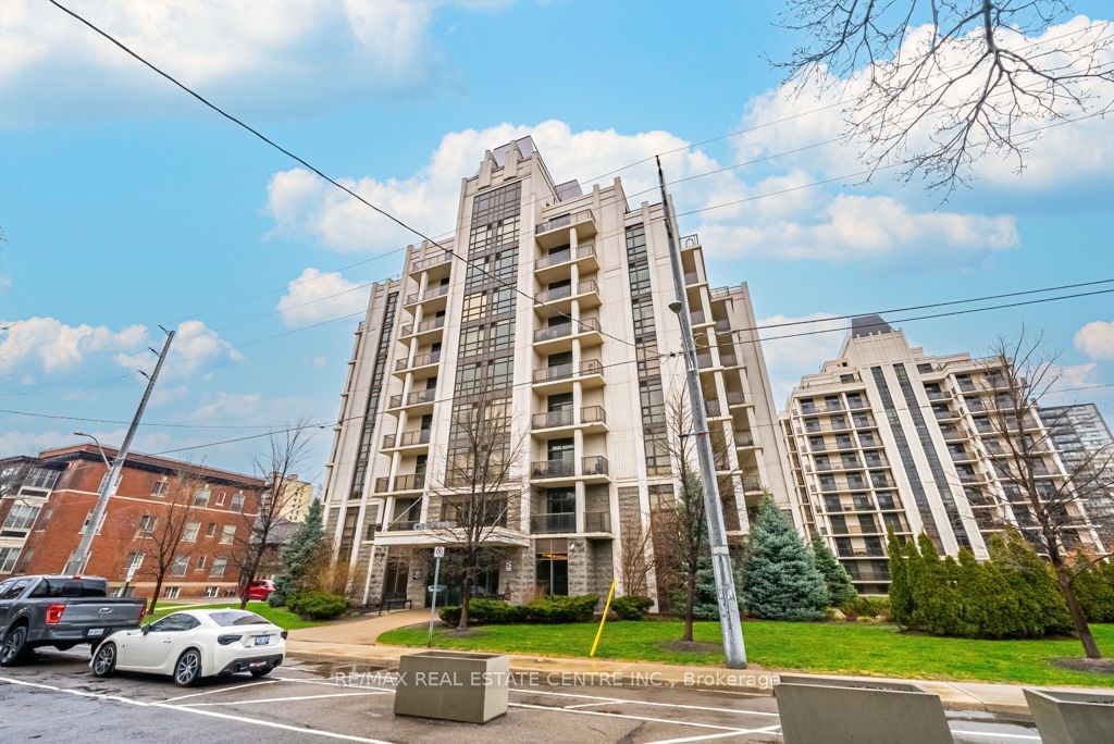 90 Charlton Ave W, unit 502 for sale