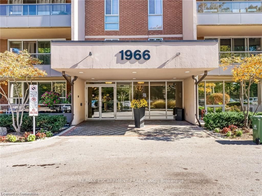 1966 Main St W, unit 1106 for sale