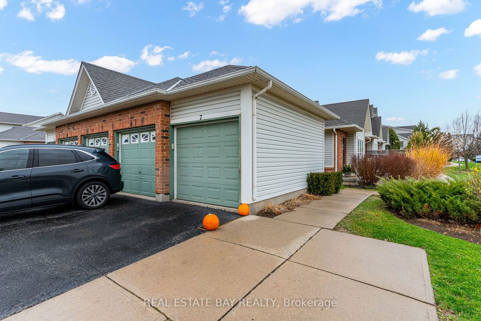 Meadowcreek Townhomes, Hamilton, Toronto