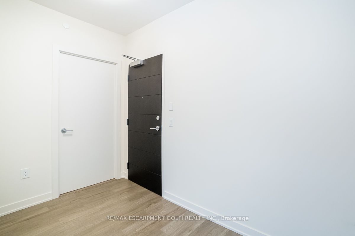 212 King William St, unit 1111 for sale