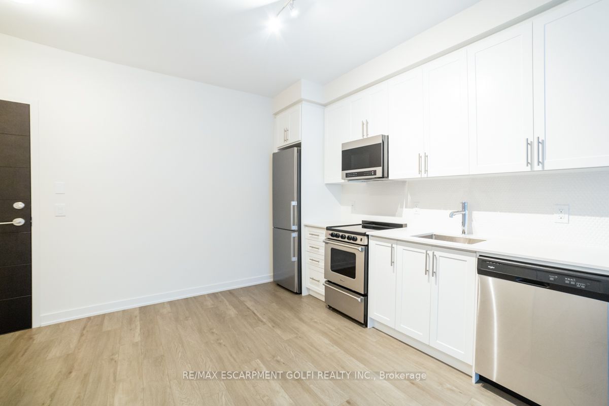 212 King William St, unit 1111 for sale