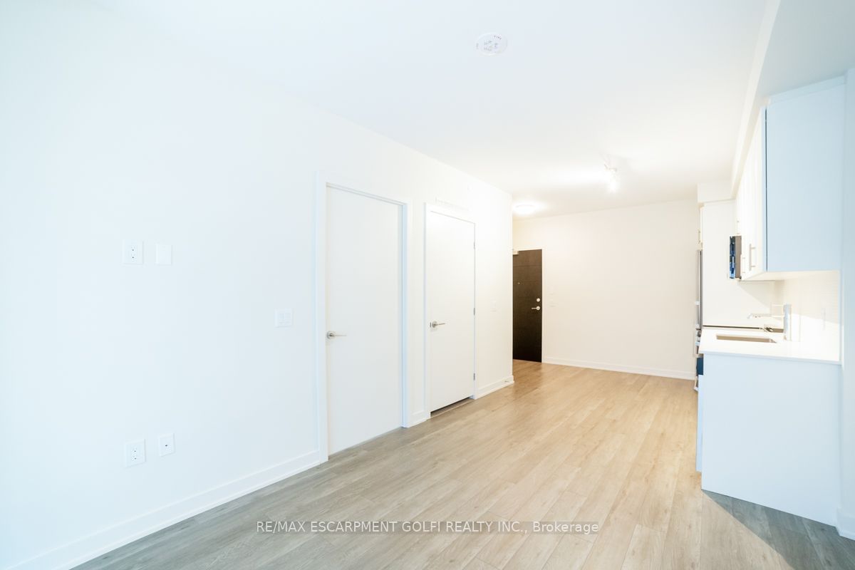 212 King William St, unit 1111 for sale