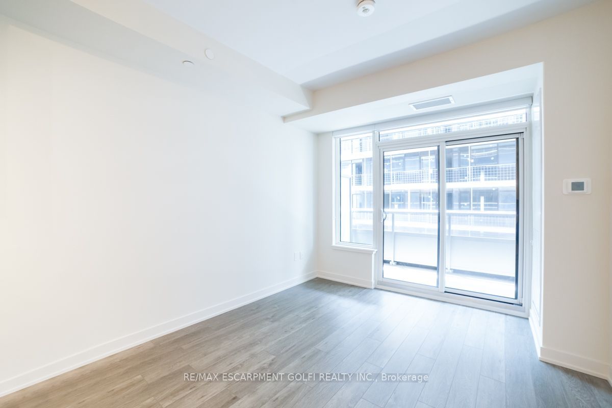 212 King William St, unit 1111 for sale