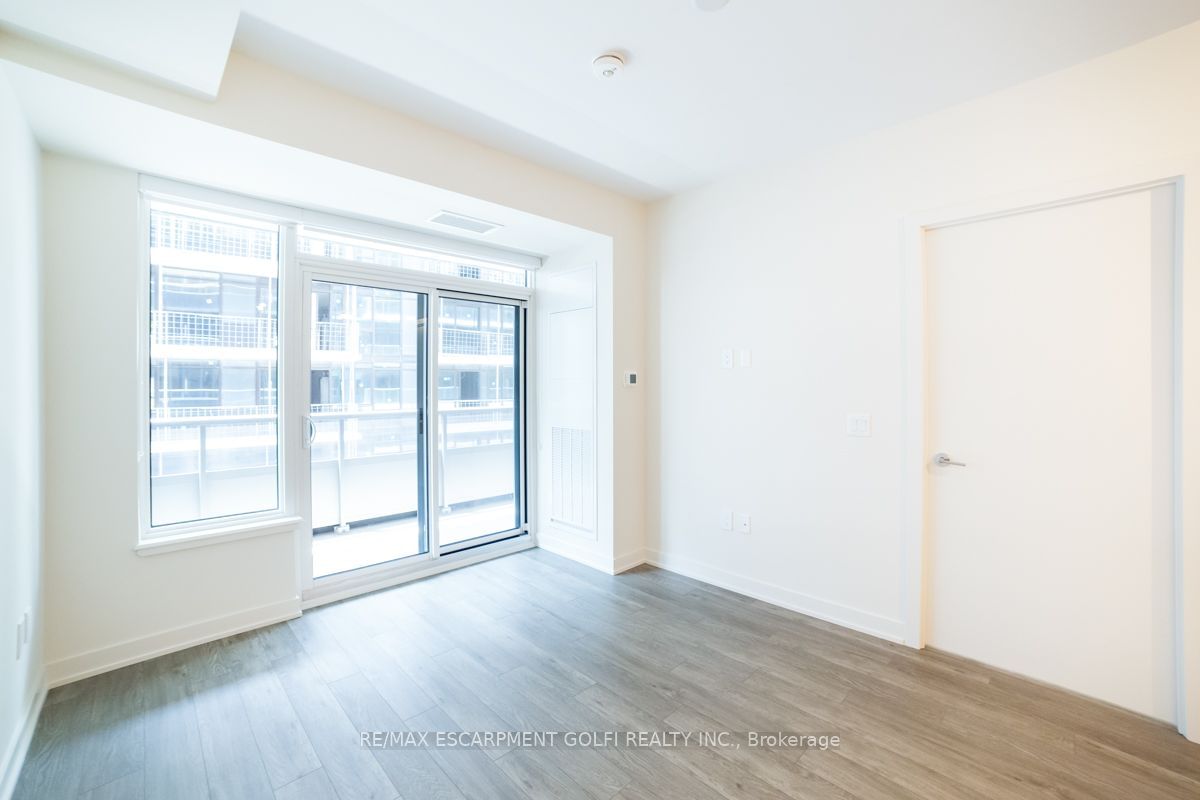 212 King William St, unit 1111 for sale