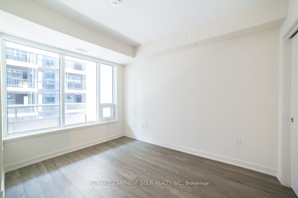 212 King William St, unit 1111 for sale