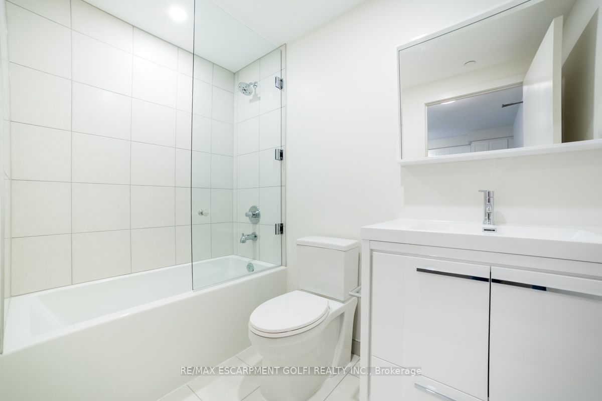 212 King William St, unit 1111 for sale