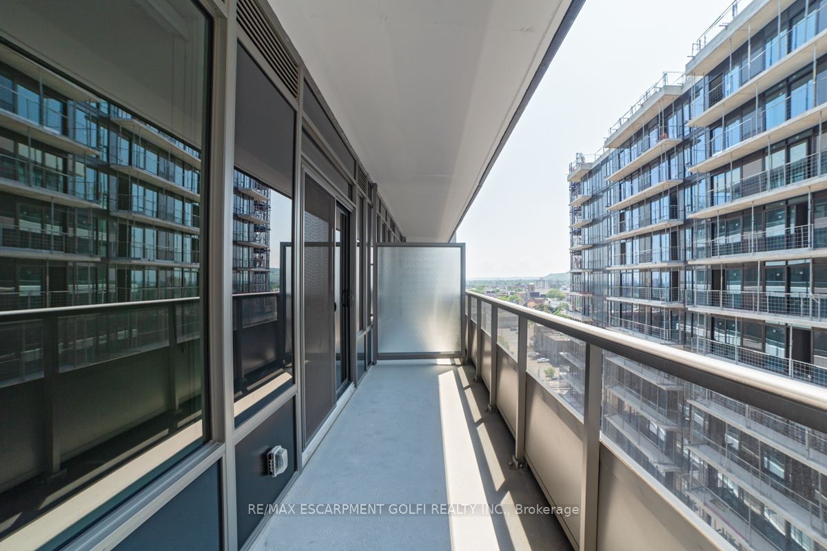 212 King William St, unit 1111 for sale