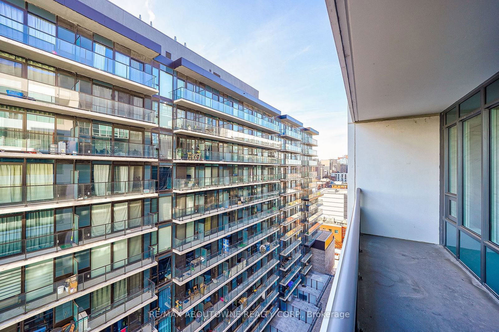 212 King William St, unit 1207 for sale