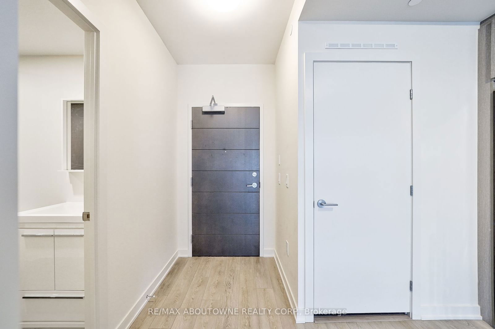 212 King William St, unit 1207 for rent