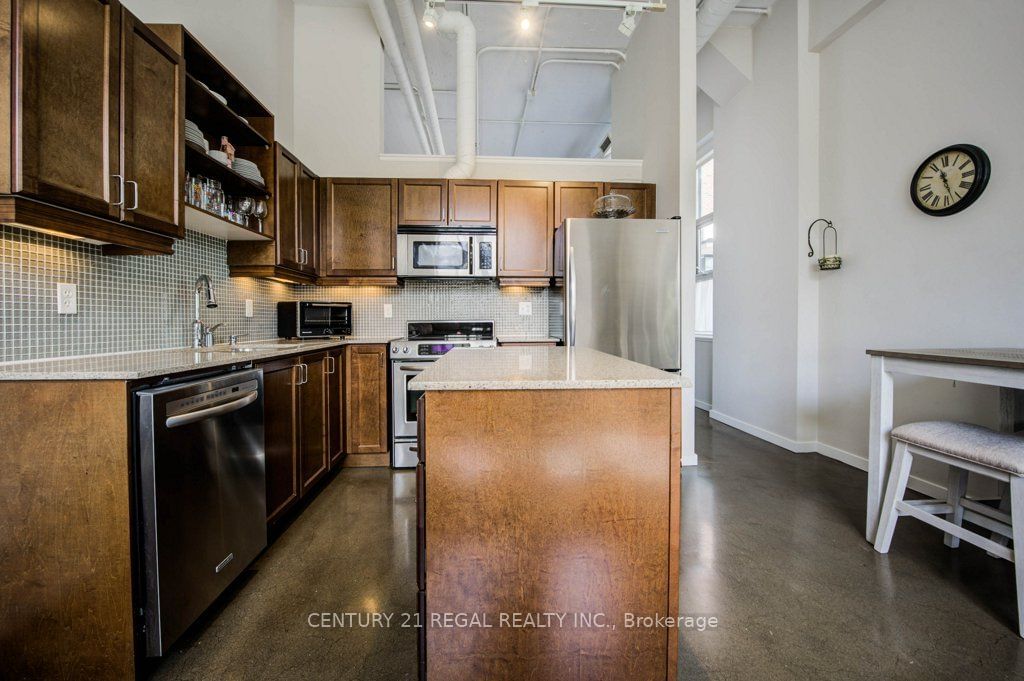 404 King St W, unit 102 for sale