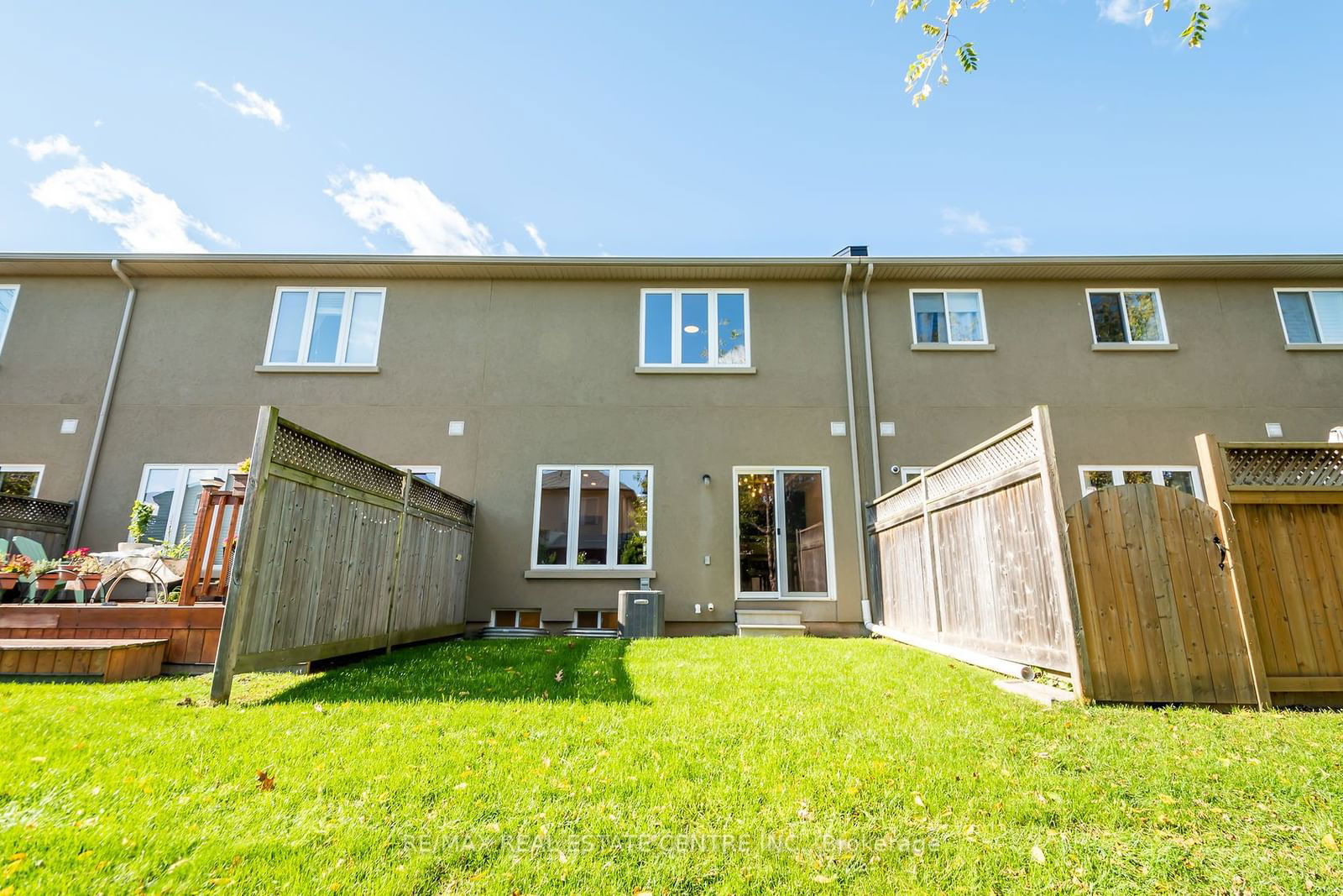 Sapphire Townhomes, Hamilton, Toronto