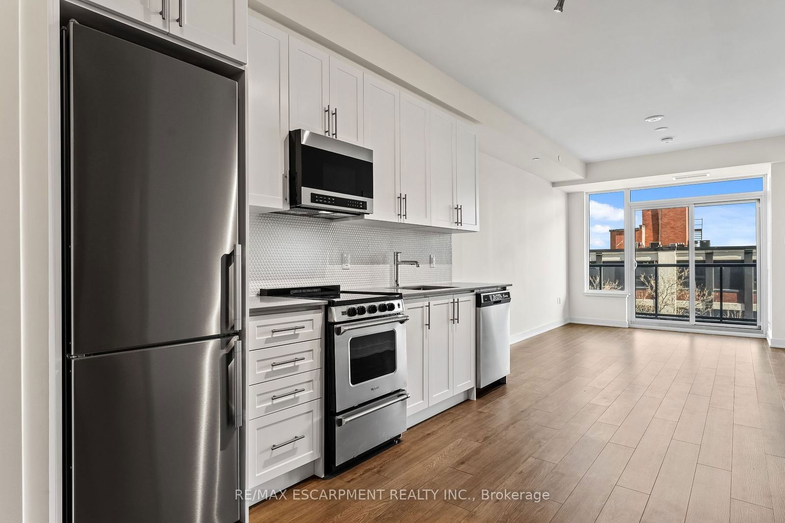 212 King William St, unit 619 for sale