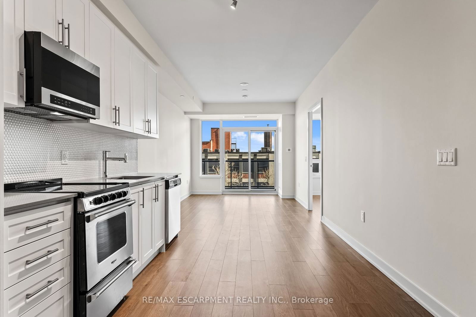 212 King William St, unit 619 for sale