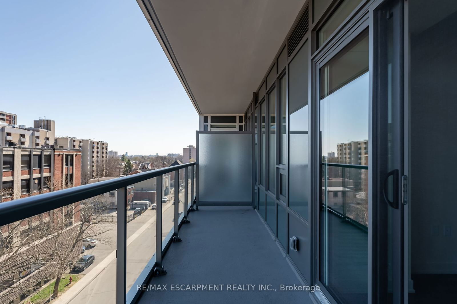 212 King William St, unit 619 for sale