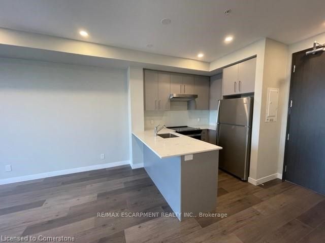 15 Queen St S, unit 2308 for rent