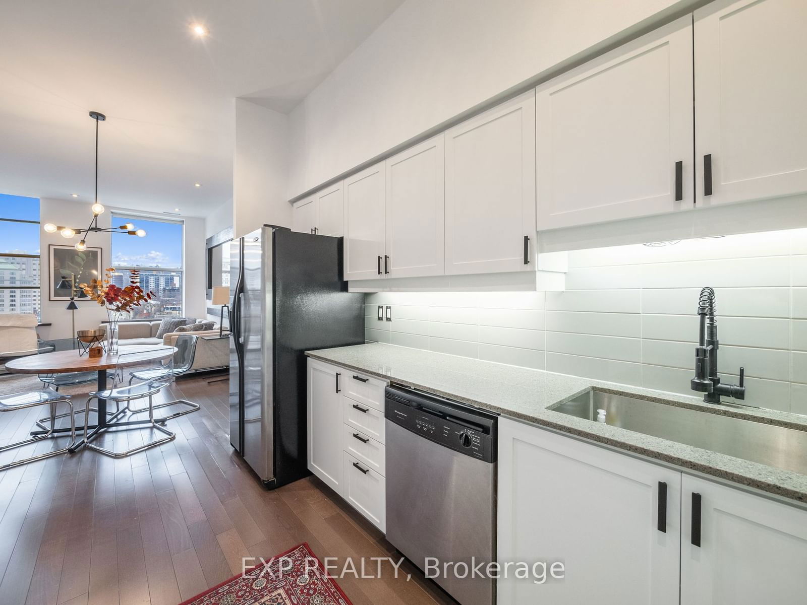 36 James St S, unit 710 for sale