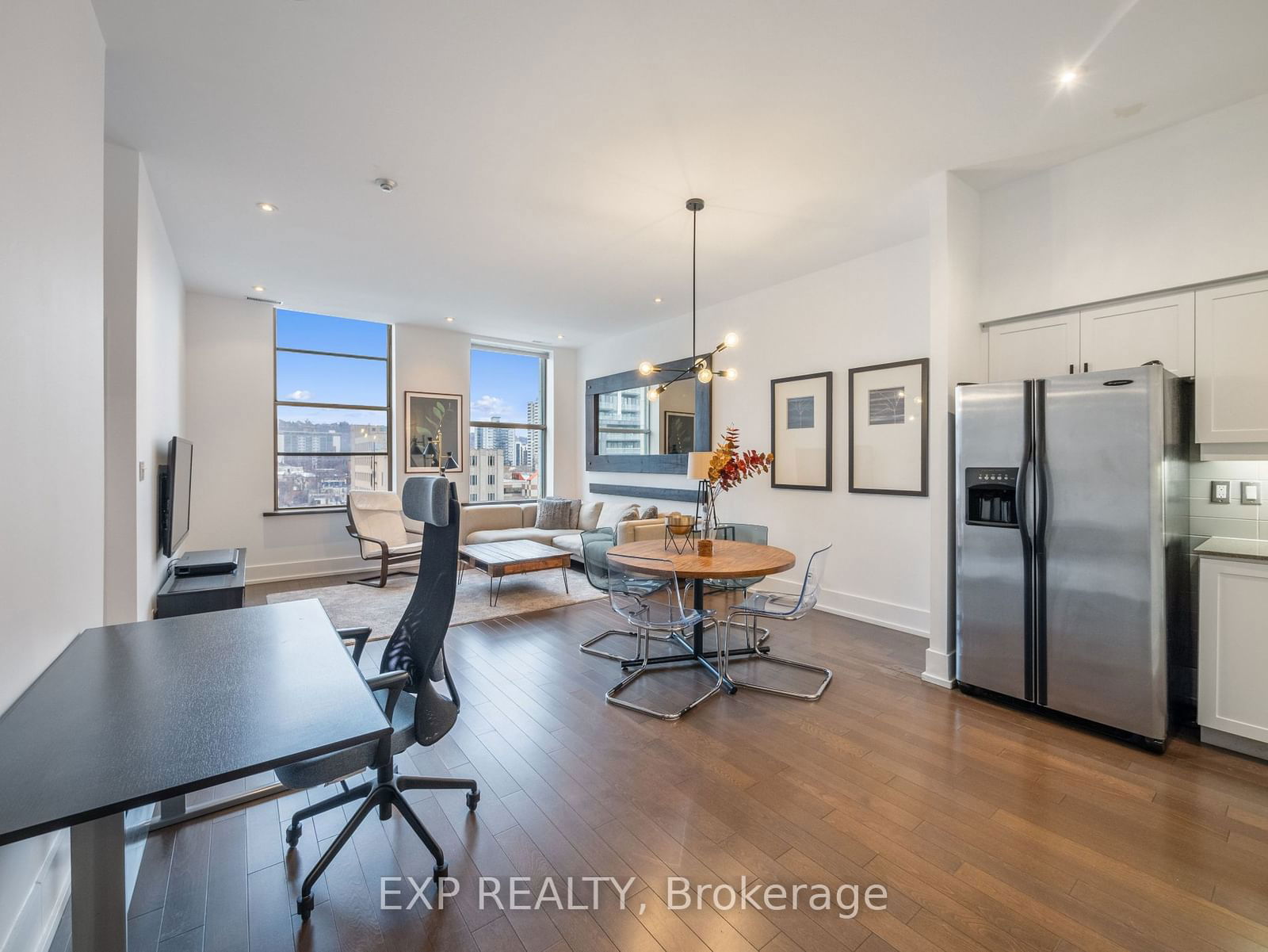 36 James St S, unit 710 for sale