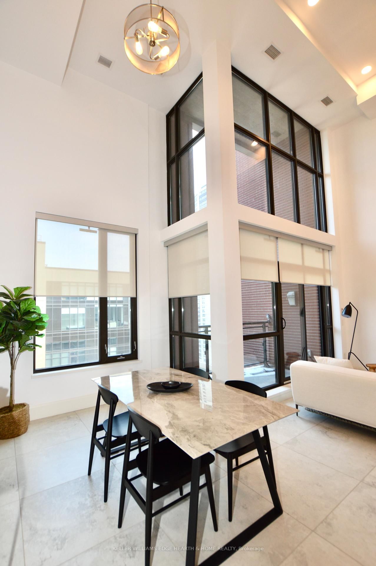 112 King St E, unit PH 6 for sale