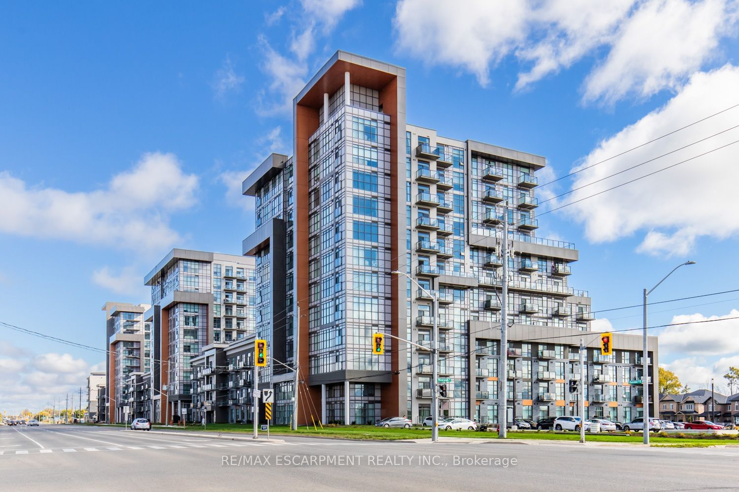 450 Dundas St, unit 319 for sale