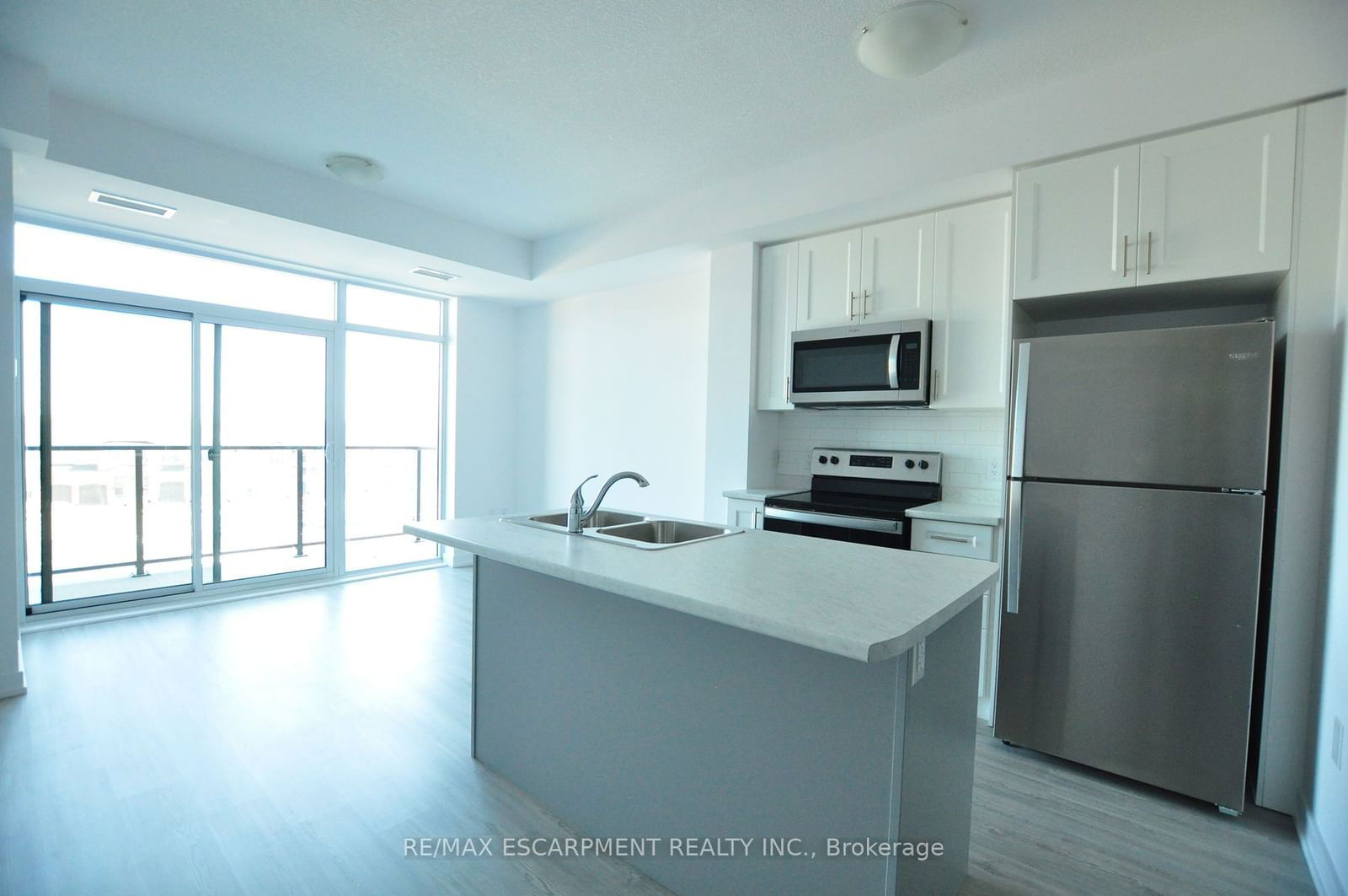 450 Dundas St, unit 319 for sale