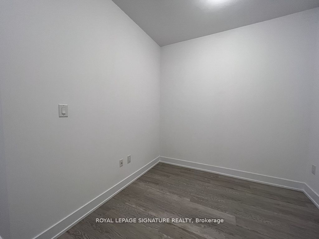 460 Dundas St E, unit 806 for rent