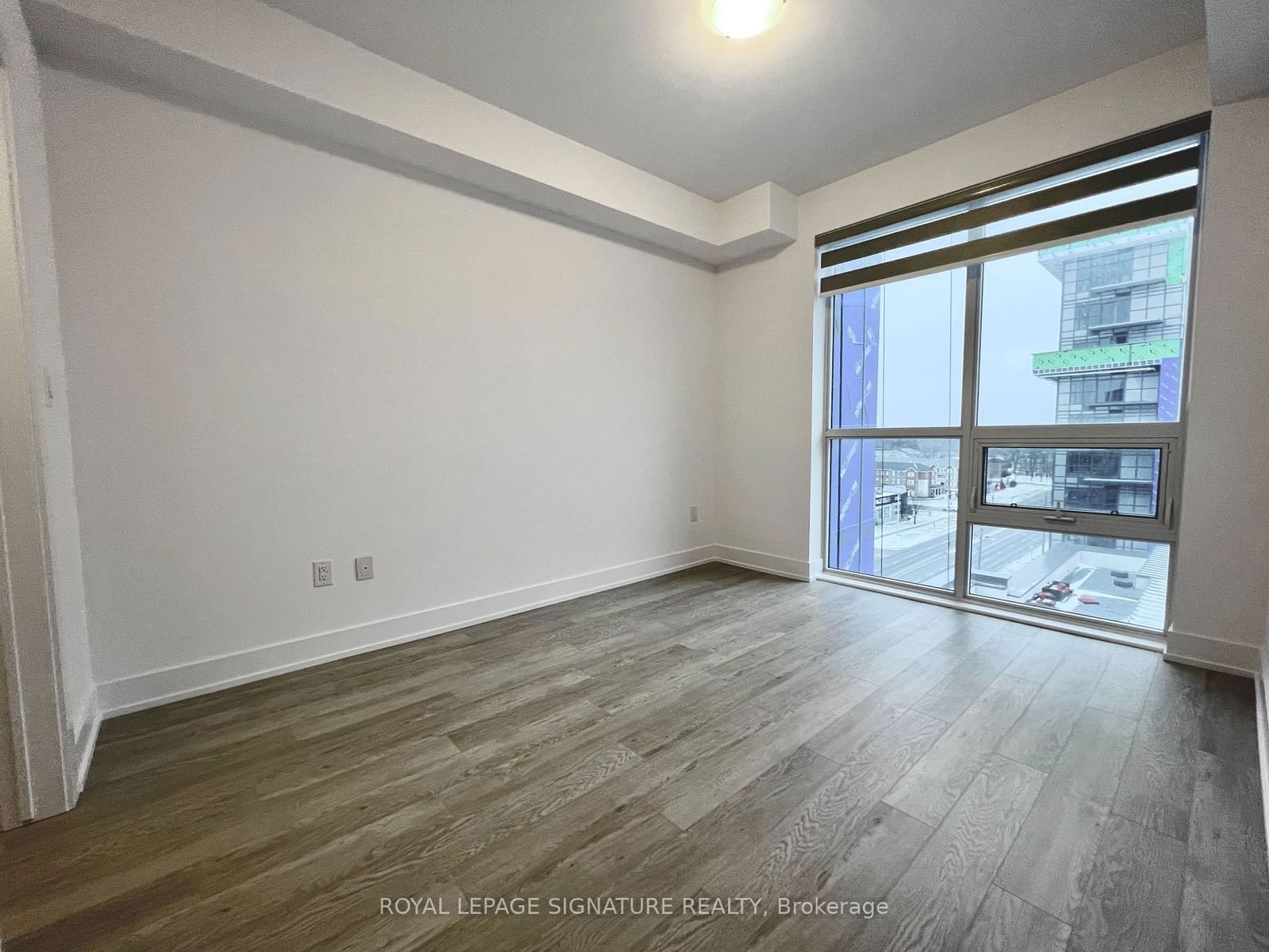 460 Dundas St E, unit 806 for rent