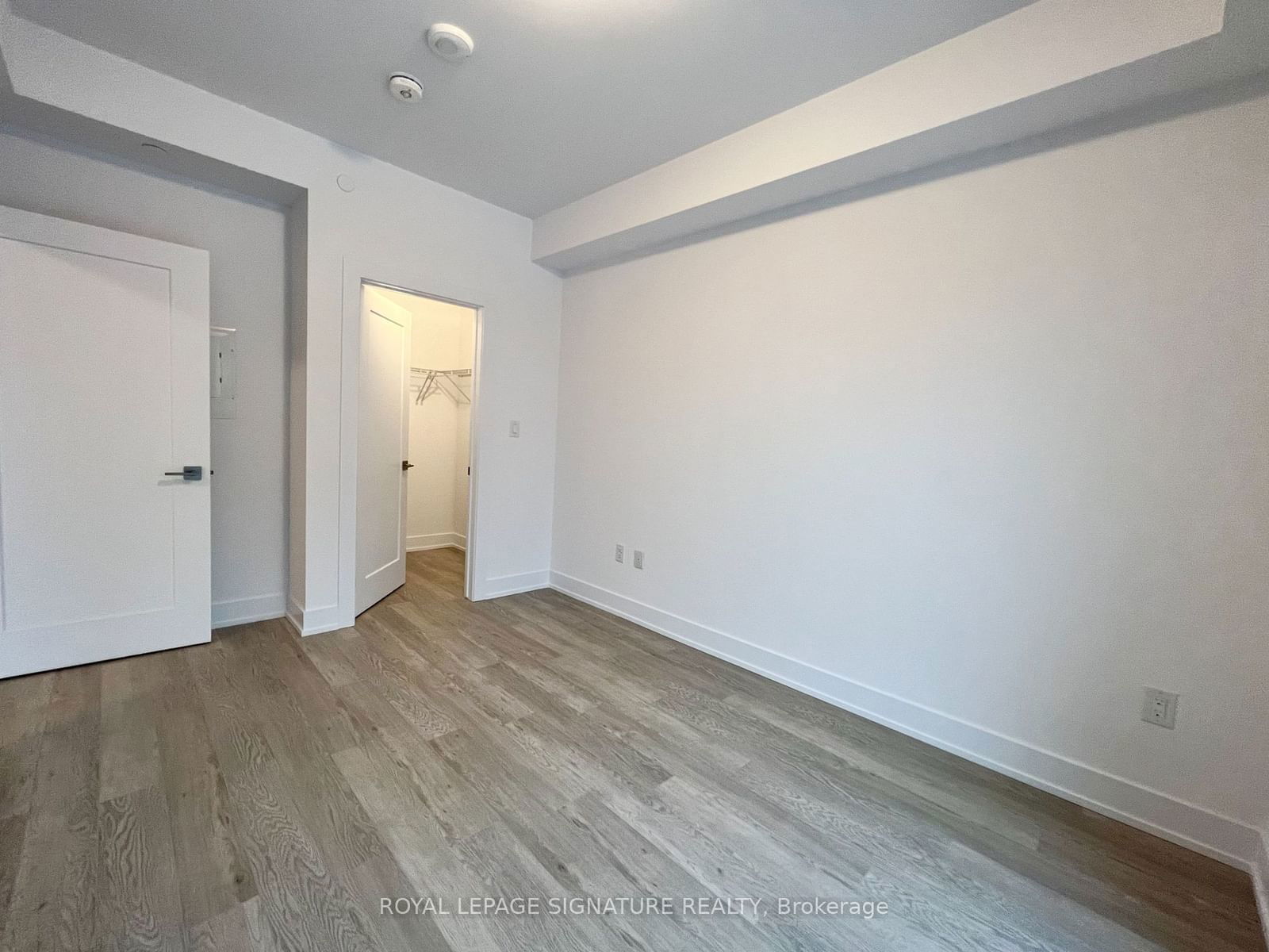 460 Dundas St E, unit 806 for rent