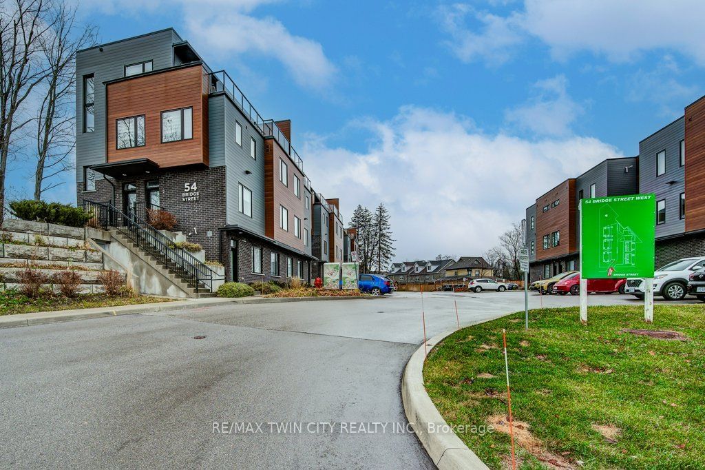 Pano Hillside Condo Towns, Waterloo, Toronto